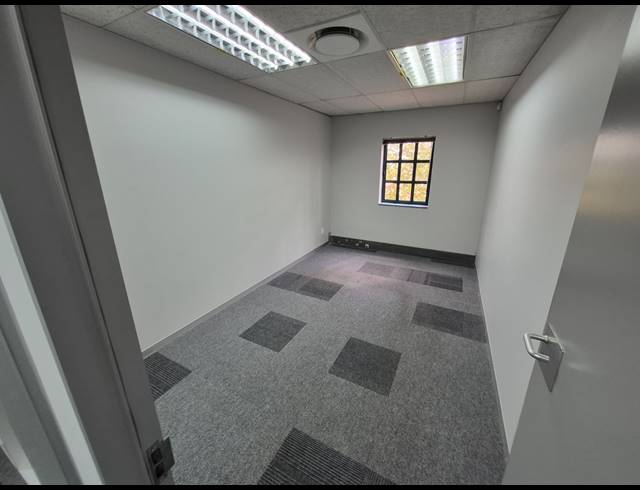 282M² OFFICE TO LET IN SUNNINGHILL